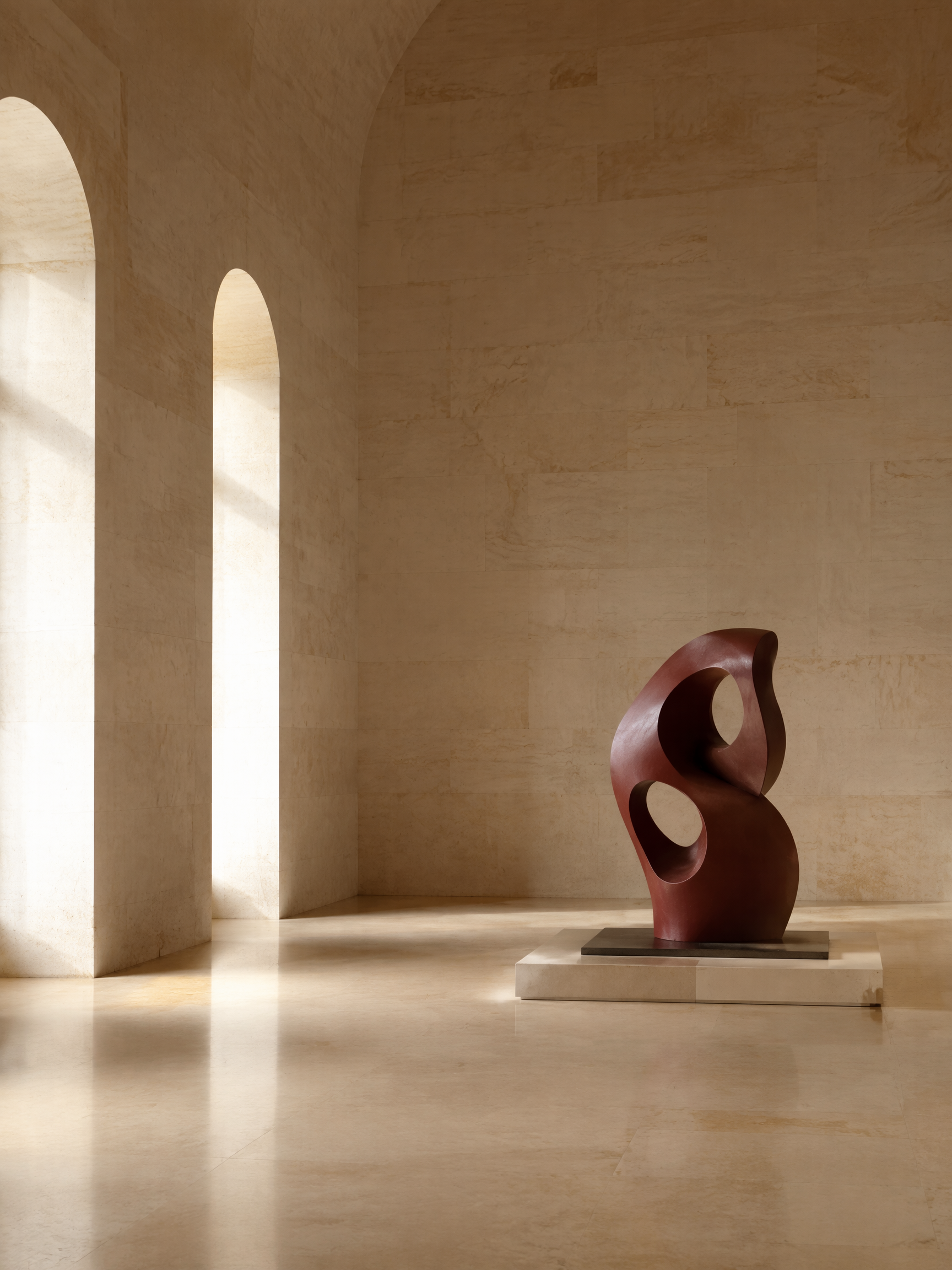 Scultura contemporanea in una sala museale italiana